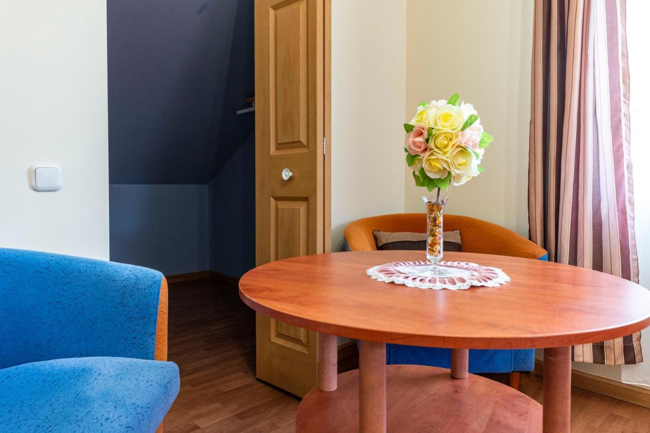 Smiltele Hotel Паланга Екстериор снимка